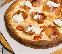 Пицца Парма со страчателлой