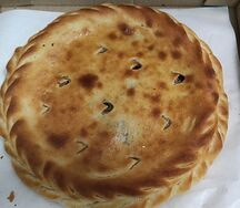 Пирог с творогом и вишней