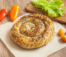 Улитка с двумя видами мяса и картофелем