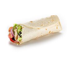 Ролл с индейкой и ветчиной