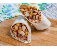 Буррито с курицей и кукурузой