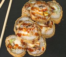 Теплый темпура ролл с угрем 8 шт