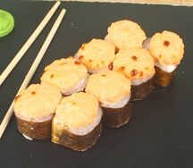 Ролл запеченный лосось 8 шт