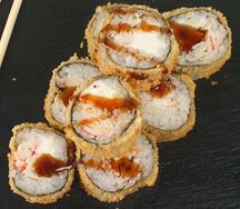 Теплый темпура ролл с крабом 8 шт