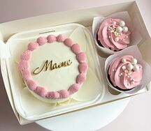 Набор Бенто-торт и капкейки для мамы с акриловым топпером