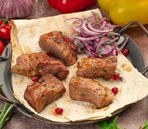 Шашлык из cвинoй шейки