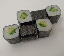 Ролл с огурцом