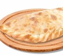 Кальцоне с грибами и сыром