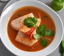 Суп Том ям с лососем