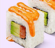 Урамаки с лососем и авокадо