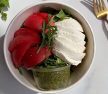 Салат Моцарелла с Томатами