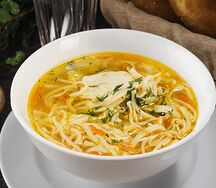 Куриный бульон с лапшой