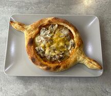 Аджарский с курицей и грибами