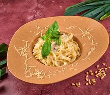 Феттуччине с грибами и курицей