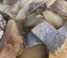 Сельдь слабосоленая с растительным маслом