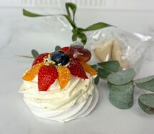 Десерт Павлова с ягодами