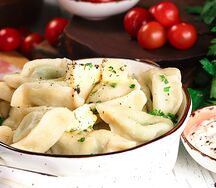 Замороженные вареники с сыром и зеленью