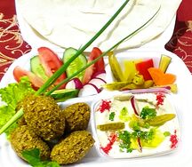 Фалафель Мистер Руру с хумусом и овощами 