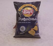 Чипсы Lay's Рифленые Сметана и Лук
