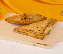 Треугольник Фитнес с брынзой и зеленью