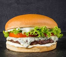 Бургер с голубым сыром