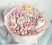 Букет из зефирных цветов средний