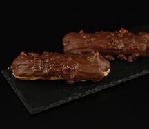 Эклер Карамельный