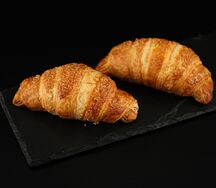 Круассан с заварным кремом