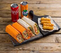 Классическая шаурма и сырные палочки 