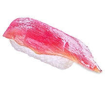 Суши с тунцом