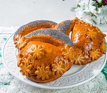 Московский сдобный калач с грушей