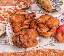 Хрустящая булочка с корицей