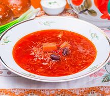 Борщ с пампушками и сметаной