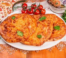 Хачапури с сулугуни и адыгейским сыром