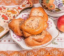 Пирожок с яблоком