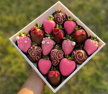 Клубника в шоколаде Розовые мечты