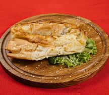 Пита с сыром и шпинатом