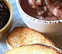 Куриный паштет с луковым джемом