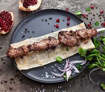 Шашлык из говяжьей мякоти в фирменном маринаде от Шефа