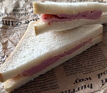 Сэндвич с индейкой и вялеными томатами