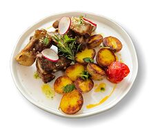 Свиные ребра с картофелем бейби