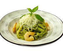 Тальятелле с креветками и соусом песто