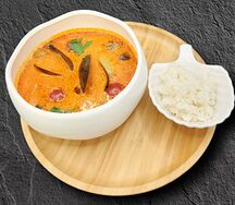 Том ям с морепродуктами 