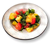 Теплый салат с хрустящими баклажанами