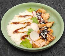 Бедро куриное с рисом в соусе терияки 