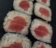 Ролл с тунцом