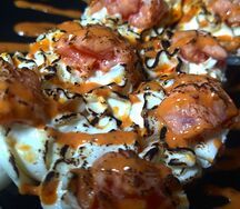 Ролл Опаленный с лососем