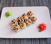 Запечённый с угрём в кунжуте