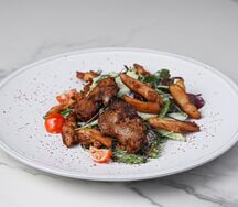 Салат с куриной печенью