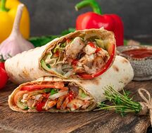 Шаурма из курицы в лаваше